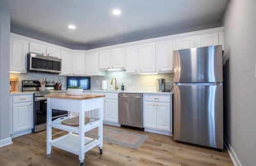 Oxford Condo | The Daphne, Discounted rate for S. Carolina game!