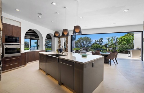 Del Mar House | The Del Mar Hilltop Oceanview Resort Mansion