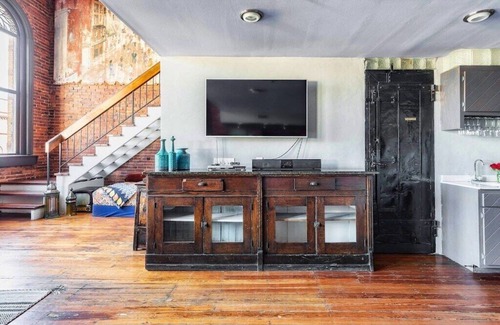 Downtown Nashville Condo | The Deluxe PH*Walk to Broadway*PrintersAlleyLofts