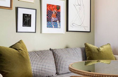 Hyde Park Hotel | The Deluxe Queen at Palihouse Hyde Park Village, Onsite Parking