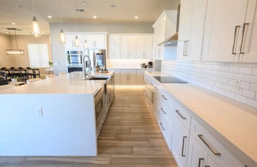 South Mountain Acres House | The Desert Escape w/heated pooln