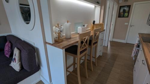 Crieff Apartment | The Dochart Lodge with hot tub Braidhaugh Crieff