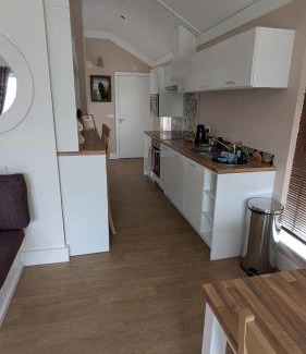 Crieff Apartment | The Dochart Lodge with hot tub Braidhaugh Crieff
