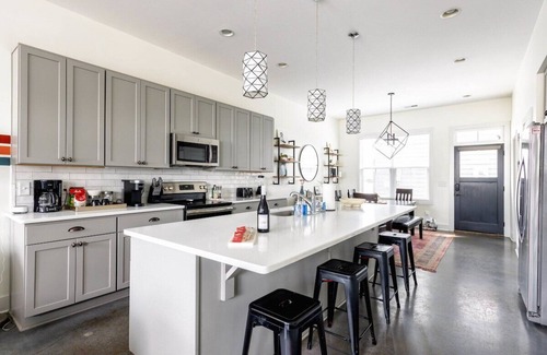 Nashville House | The Dogwood House – Minutes to Downtown & Opry