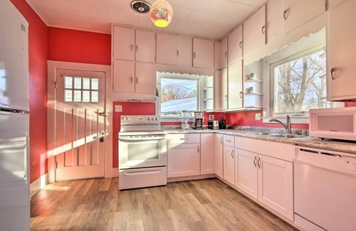 Sturgeon Bay House | The Door Belle - Downtown bungalow