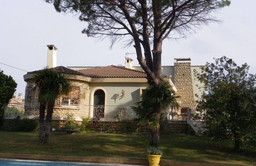 Sorgues Villa | THE DOORS OF AVIGNON CONDITIONED VILLA POOL GARDEN