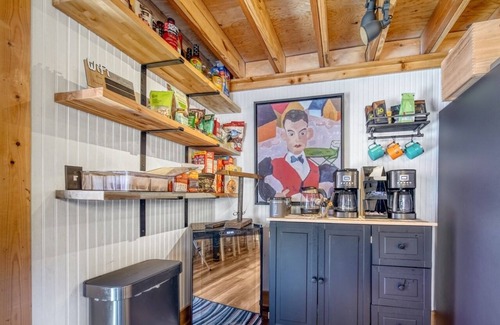 Douglas House | The Douglas Boathouse! Amazing location/Sleeps 20 in comfort/all ages friendly