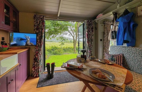 Lupton House | The Drey, a Stunning Cumbrian Shepherd’s Hut