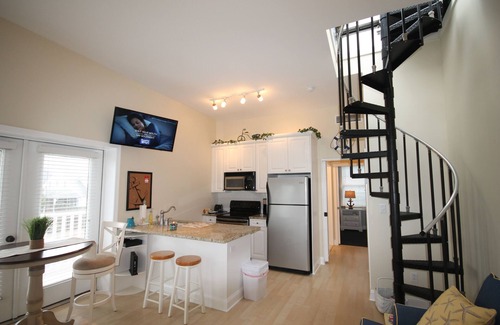 Cape May Condo | The Driftwood Condos, just 1/2 block to the beach offers a great location, water views and like new accommodations.
