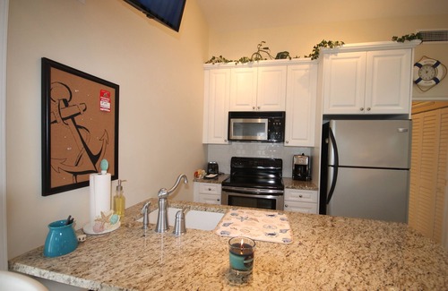 Cape May Condo | The Driftwood Condos, just 1/2 block to the beach offers a great location, water views and like new accommodations.