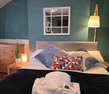 Starcross Hotel | The Driftwood Inn