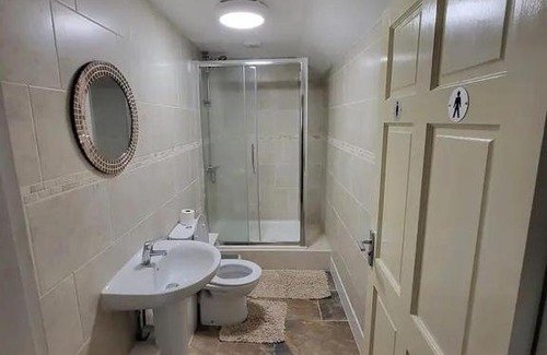 Holyhead House | The Dublin Packet - Twin Room 1