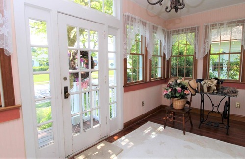Village Green House | The Duck Pond Cottage presented by Homestead Real Estate!