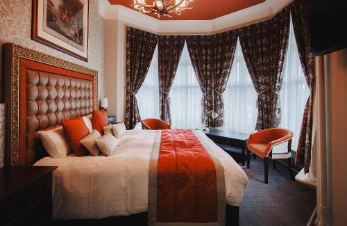 Edwinstowe Hotel | The Dukeries Lodge, Edwinstowe, Nottinghamshire