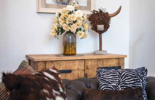Grantown-on-Spey House | The Eagle's Nest - large house with hot tub and sauna
