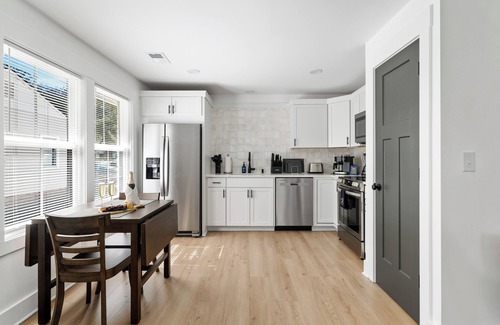 North Charleston House | The Edge Modern at Park Circle | Private Hot Tub!