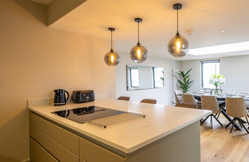 Henley House | The Elizabeth Suite – Henley 3-Bed + Parking