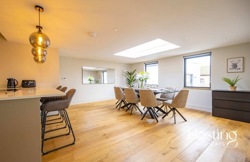 Henley House | The Elizabeth Suite – Henley 3-Bed + Parking