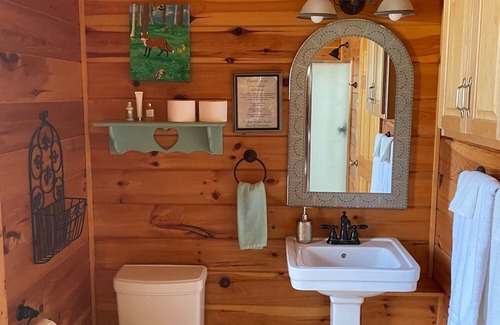Banner Elk House | The Elk Suite in Downtown Banner Elk