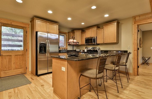Ellijay Cabin | The Ellijay Lodge | Ellijay, GA
