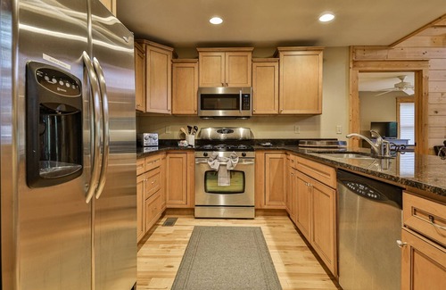 Ellijay Cabin | The Ellijay Lodge | Ellijay, GA