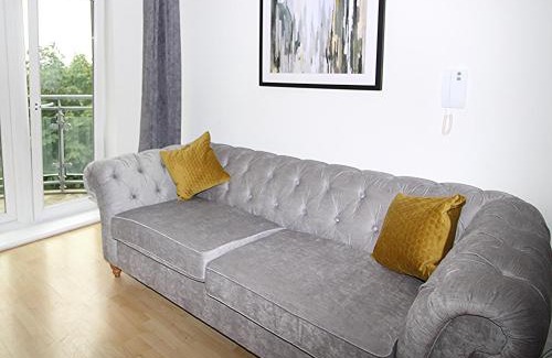 Basingstoke Apartment | The Elm @ Short Stays