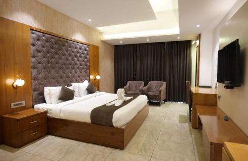 Bullawala Hotel | The Emerald Grand