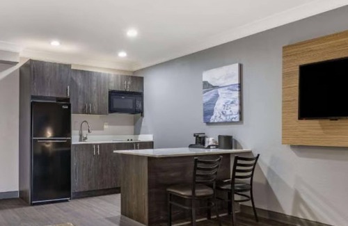 Encinitas Hotel | The Encinitan Hotel & Suites