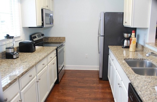 Lackey House | The Estates - 2BR Sleeps 6