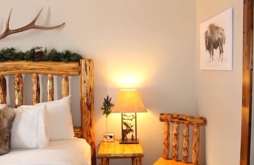 West Yellowstone Hotel | The Evergreen