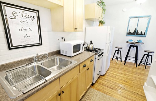 Lakewood Heights Apartment | The Explorer's Hearth M-Streets
