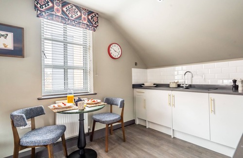 York Cottage | The Falcon - Apartment 3 - a couples retreat that sleeps 2 guests in 1 bedroom