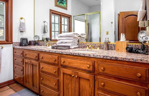 Kerrville House | The Fall Creek Retreat