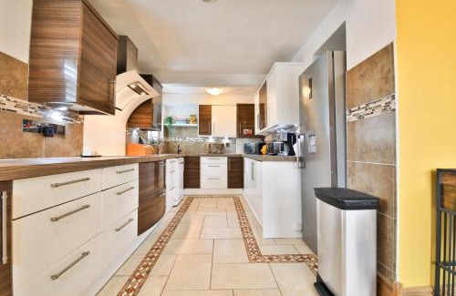 Mynyddbach House | The Family Nest – Swansea 4 Bedroom Retreat