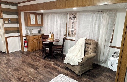 Cosby House | The Farm, a cozy camper in delightful Cosby with AC, WiFi