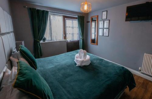 Longhope Hotel | The Farmers Boy Inn Guest House