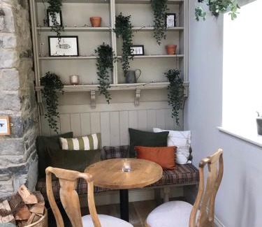 Tal-y-Cafn Bed & Breakfast | The Farmhouse at Bodnant Welsh Food