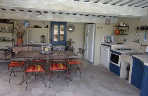 Cheval-Blanc Other | The farmhouse Olive en Provence for 6 people: two outbuildings: house + studio