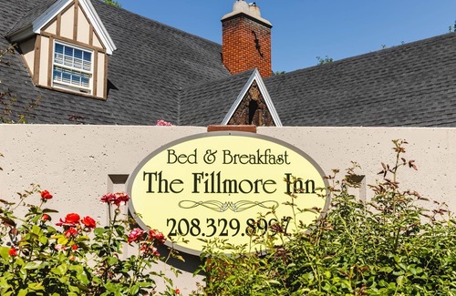 Twin Falls Bed & Breakfast | The Fillmore Inn - The Sleigh Room