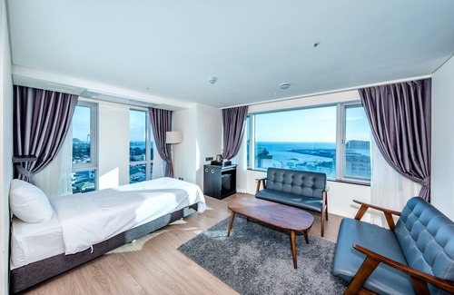 Seogwipo City Hotel | The First70 Hotel