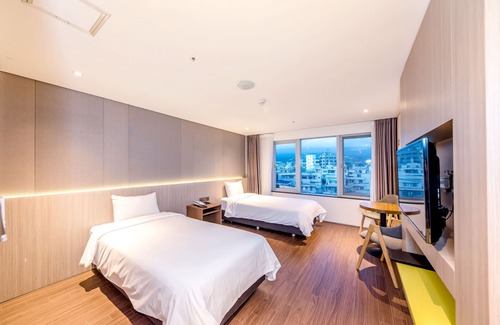 Seogwipo City Hotel | The First70 Hotel