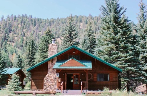 Red River Cabin | The Fishin' Hole In Valley Of The Pines Red River