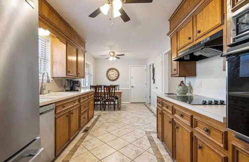 South Tulsa House | The Flag House: Updated and Central to Everything