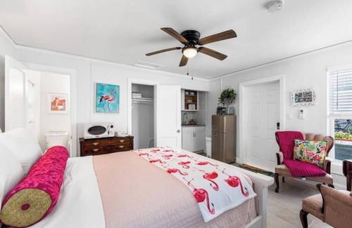 Melbourne Apartment | The Flamingo Room