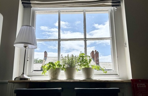 Bridport Apartment | THE FLAT Luxurious apartment in central Bridport