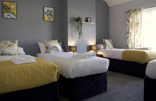 Flint Apartment | The Flintshire - North Wales - Sleeps Up To 9
