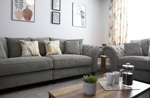 Flint Apartment | The Flintshire - North Wales - Sleeps Up To 9
