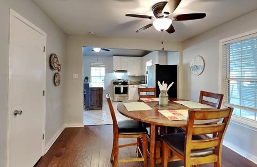 Fulton House | The Floundering Pearl - Sun Harbor Cottage 12
