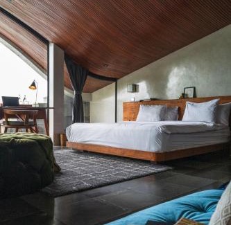 Mas Villa | The Flow House