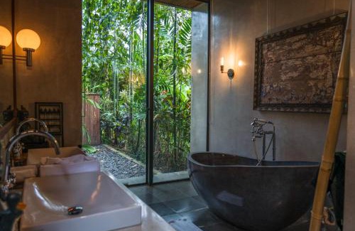 Mas Villa | The Flow House